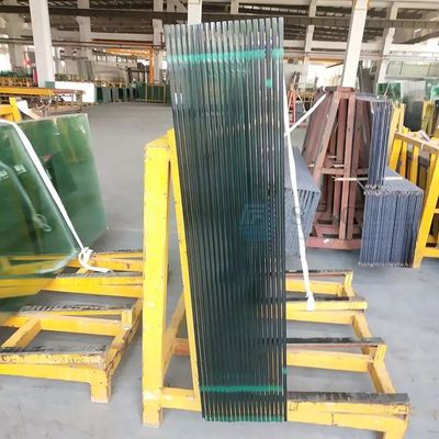 얇게 닦은 가장자리 맞춤형 절단 낮은 철 맑은 완화 안전 유리 건물